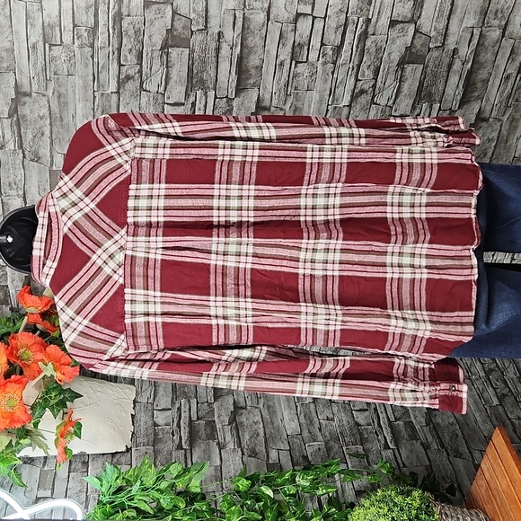 Maurices Plaid Welt Pocket Flannel - Picture 5 of 7